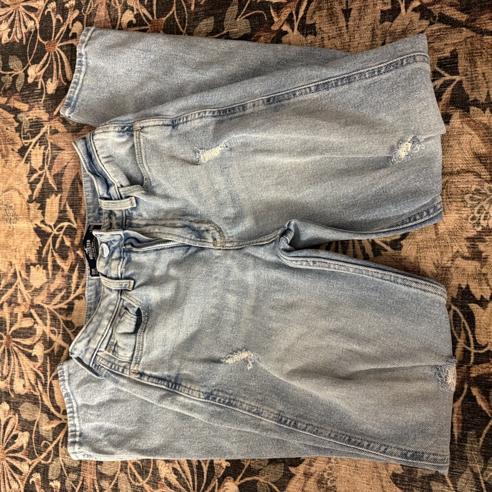 Hollister Women’s Relaxed Light Blue Jeans